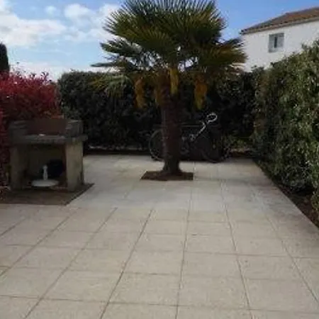 Charmante Maisonnette Avec Piscine Commune Proche - Fr-1-194-84 Casa de Férias *